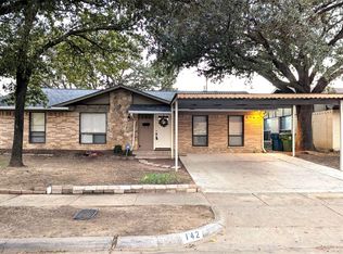 142 Price Dr, Lewisville, TX 75067