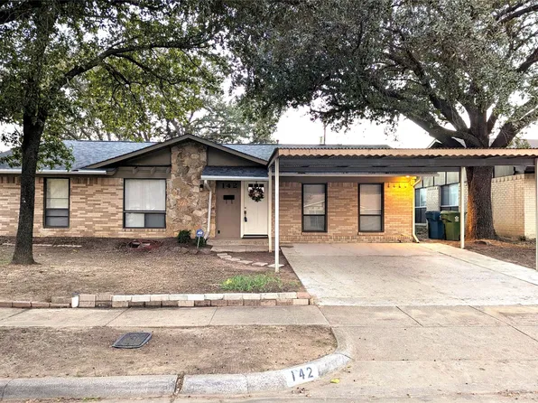 142 Price Dr, Lewisville, TX 75067