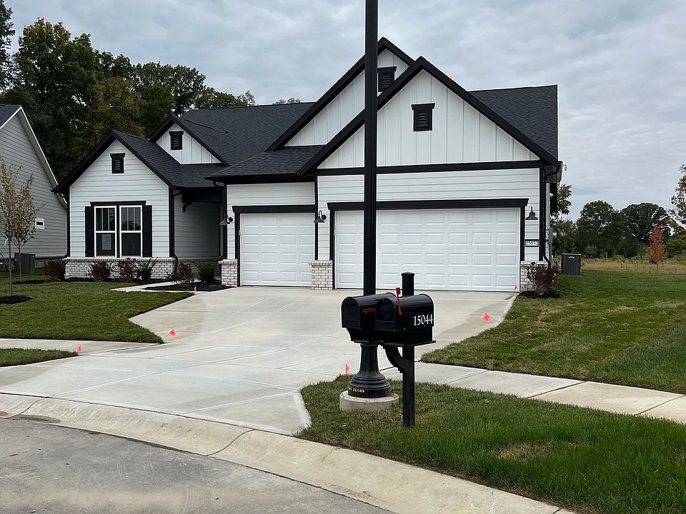 2nd image of 15032 Carbine Cir