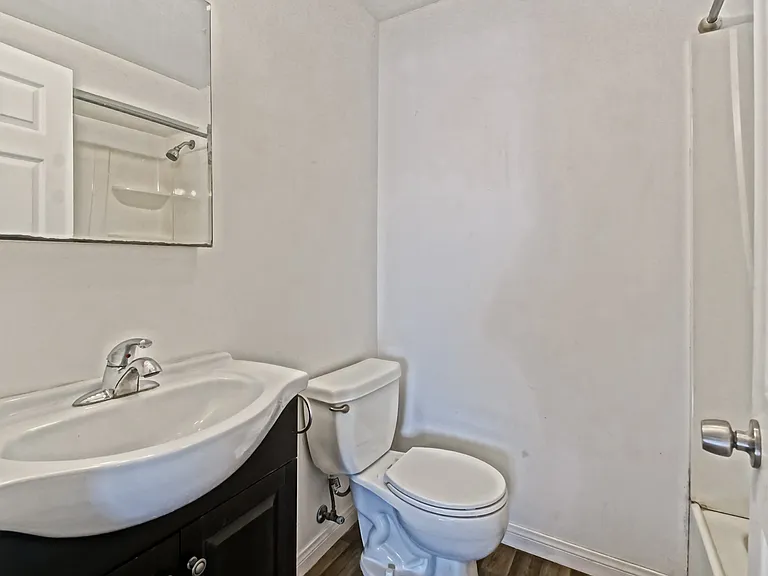4541 W 172nd St #2 — Photo 16