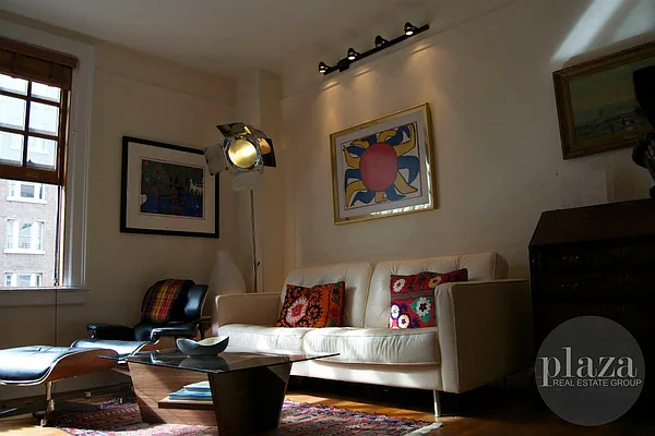 Rented by Plaza Real Estate Group | media 6