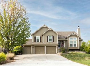 20342 W 220th St, Spring Hill, KS 66083