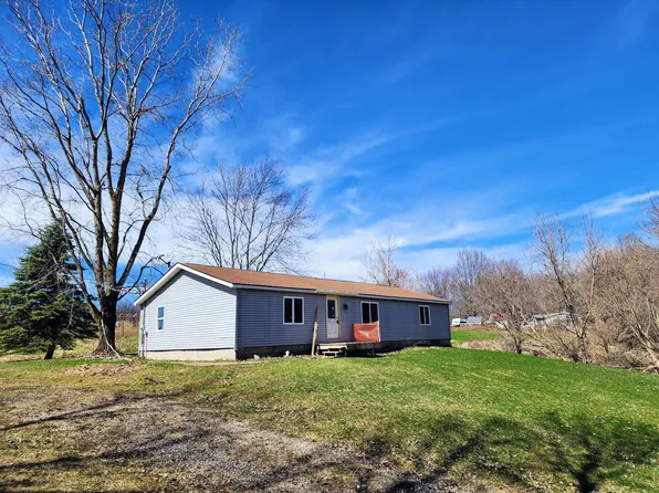 1587 Hall Rd, Hastings, MI 49058