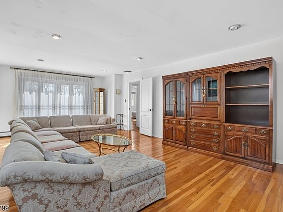 5th image of 200 N 18th St Floor 2