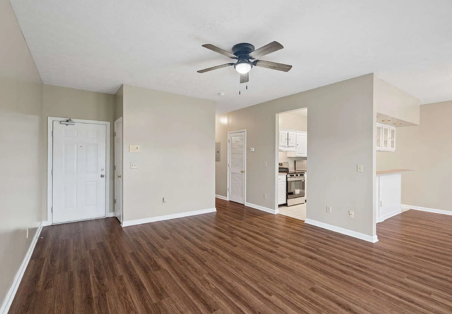 2 bed, 2.0 bath, 1139 sqft, $1,579 — Photo 1
