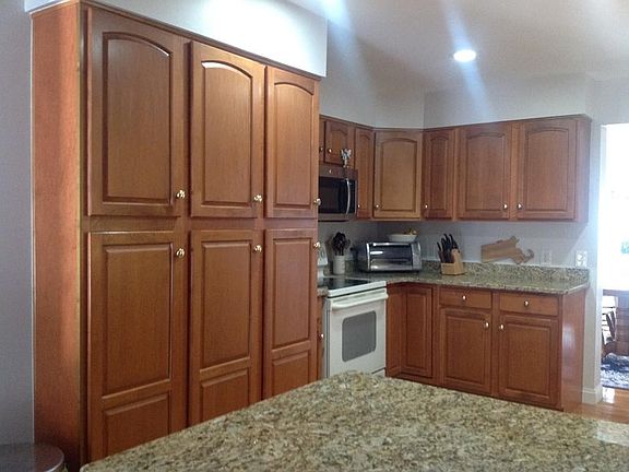 4th image of 63 Hillside Village Dr