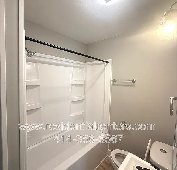 2724 N Palmer St #UPPER — Photo 9