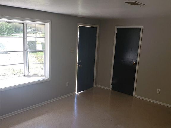 3rd image of 7810 Morris Dr