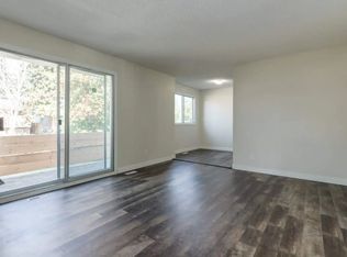 8 Greenbrook Cres E #C, Brooks, AB T1R0J7