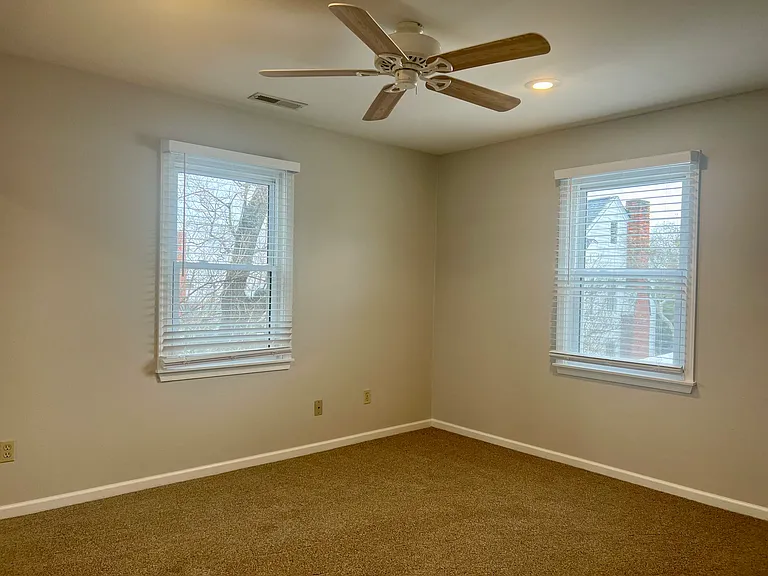 2703 Arctic Ave #B — Photo 5