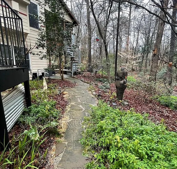 105 Dancing Fox Rd #B — Photo 12