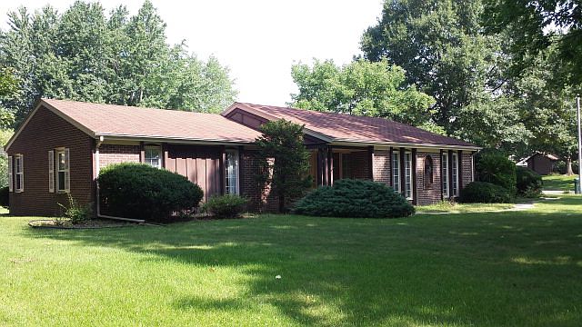1st image of 4 Shorewood Dr N