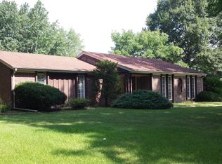 4 Shorewood Dr N, Danville, IL