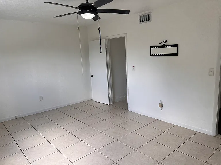 17067 NW 56th Ct — Photo 18