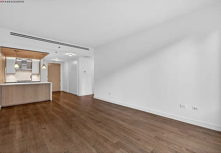 211 E 13th St #4G — Photo 5
