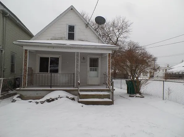 2215 Cudaback Ave, Niagara Falls, NY 14303