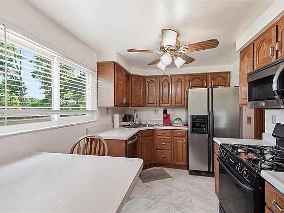 5th image of 954 Ellen Dr