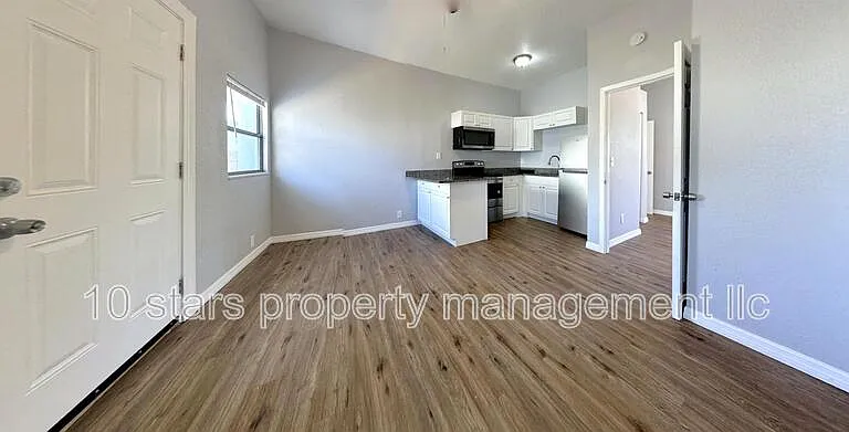 14125 Palm St #4 — Photo 5
