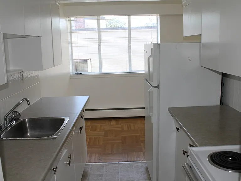 1235 Comox St — Photo 23