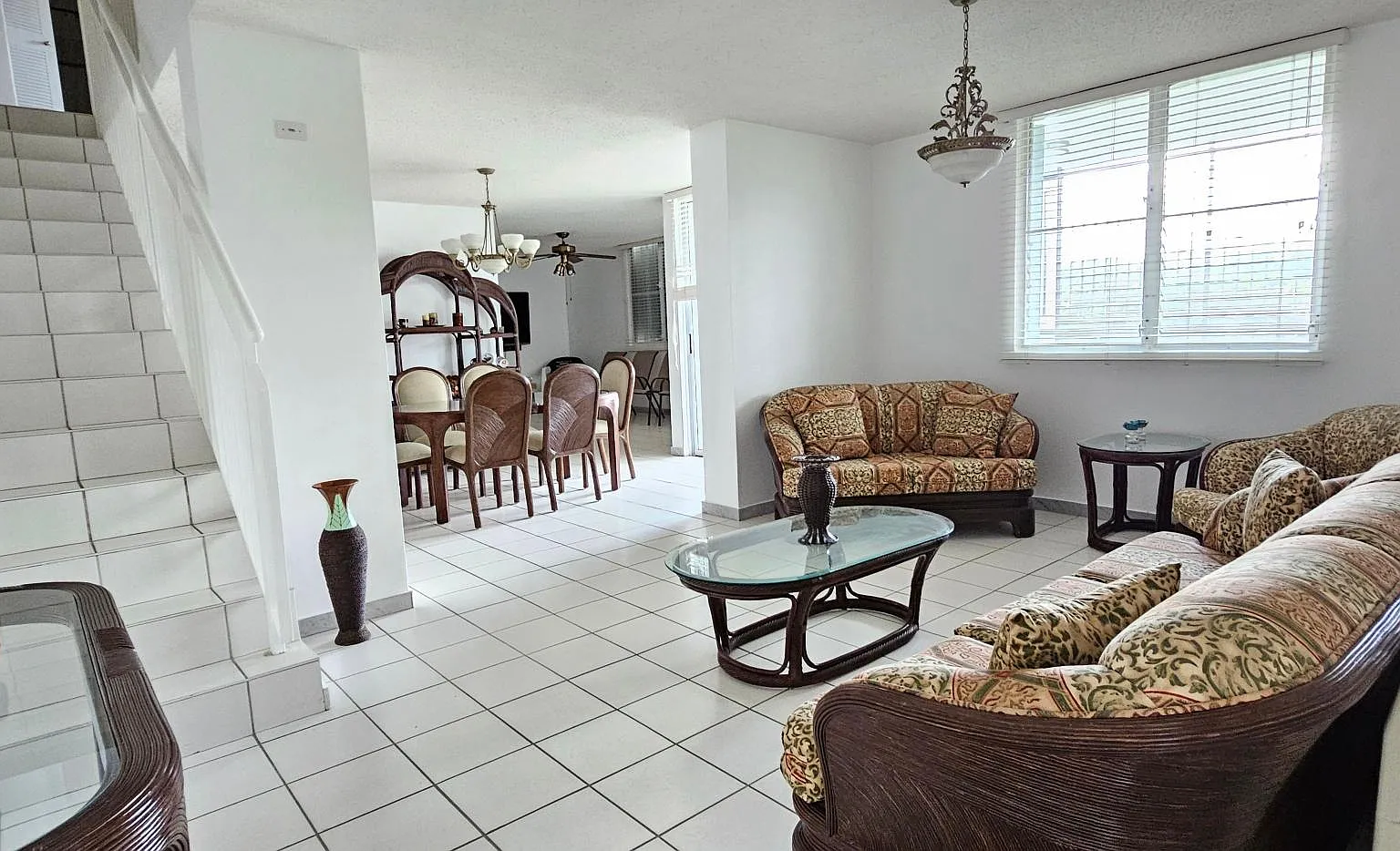 Aventura, Encantada (Condominio) — Photo 2