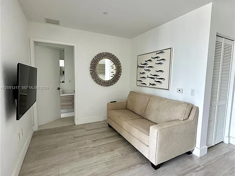 121 NE 34th St #L605 — Photo 6