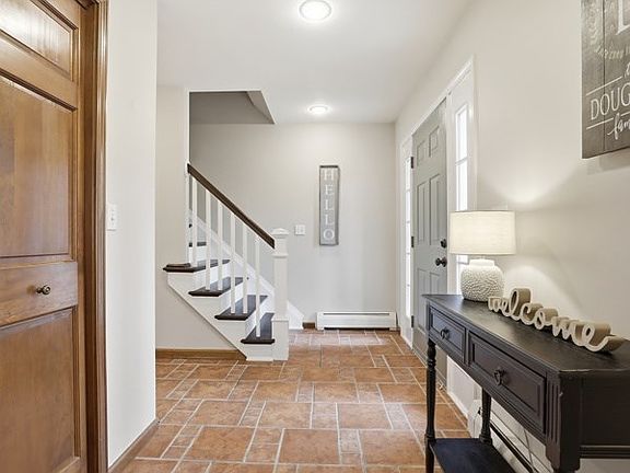 3rd image of 213 Queen Esther Dr