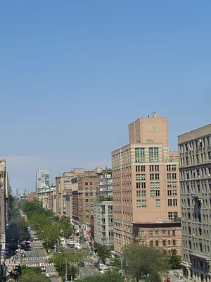 Rented by Metropolitan Equities | media 6