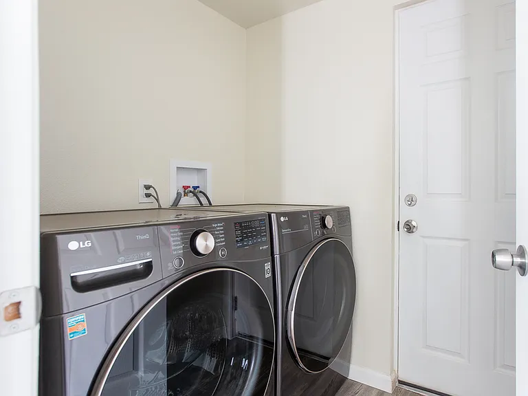 1621 W 147th St #B — Photo 15