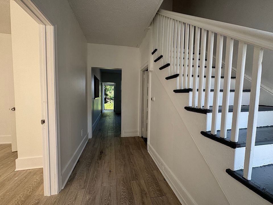 1st image of 270 East Ave
