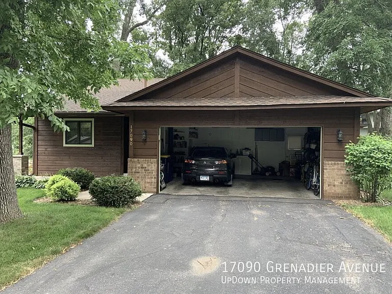 17090 Grenadier Ave — Photo 2
