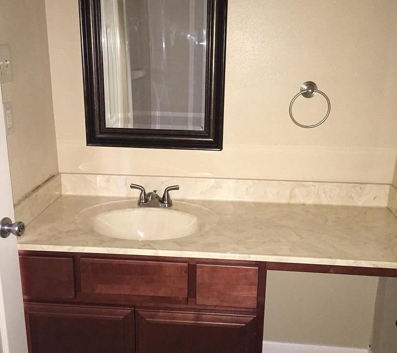 2nd image of 2323 Harrodsburg Rd APT 06