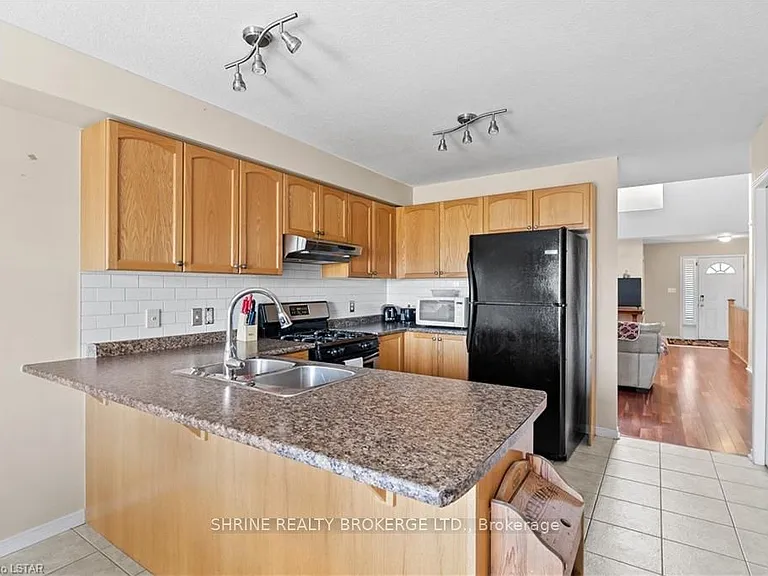 1841 Foxwood Ave #UPPER — Photo 10
