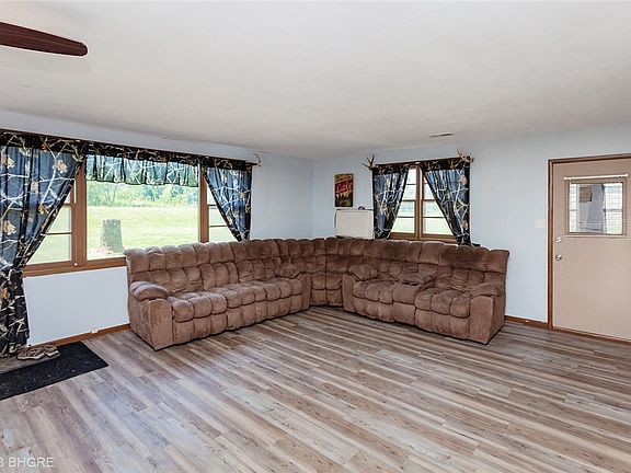 3rd image of 116 Lakeview Dr
