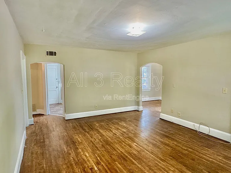 440 E Fairview Ave — Photo 7