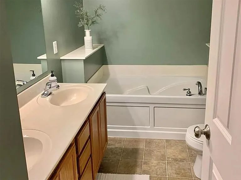 539 French Ln — Photo 16