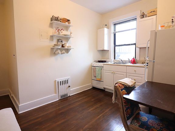 4th image of 126 Babcock St #27C