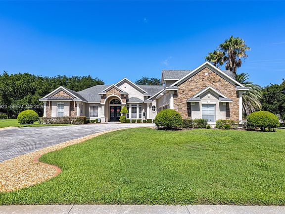 3rd image of 330 Glen Club Dr