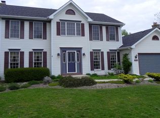 1015 Millview Dr, Batavia, IL 60510