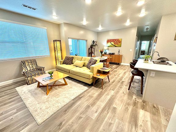 4th image of 5801 S Garnet Dr #2-203