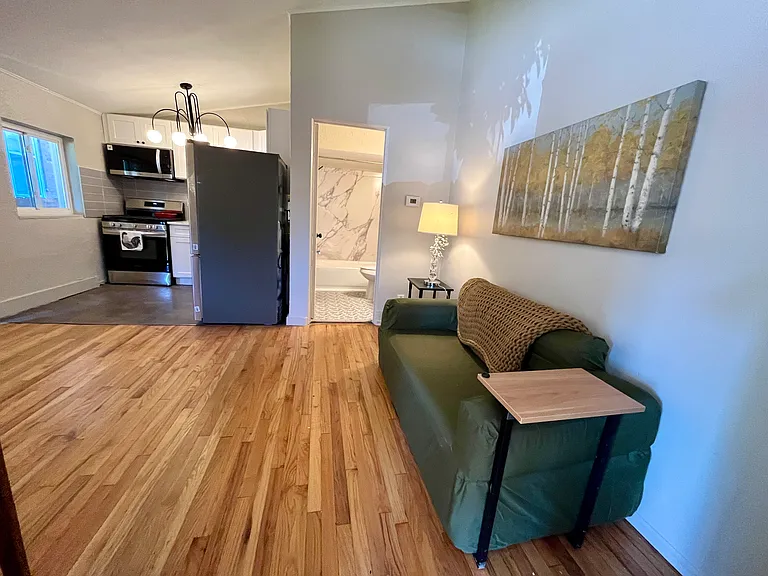 2112-2114 Russell Blvd #2114C — Photo 3
