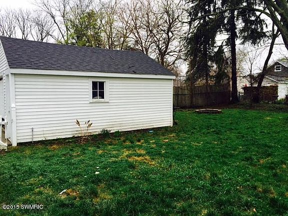 3rd image of 3335 Earle Ave SW