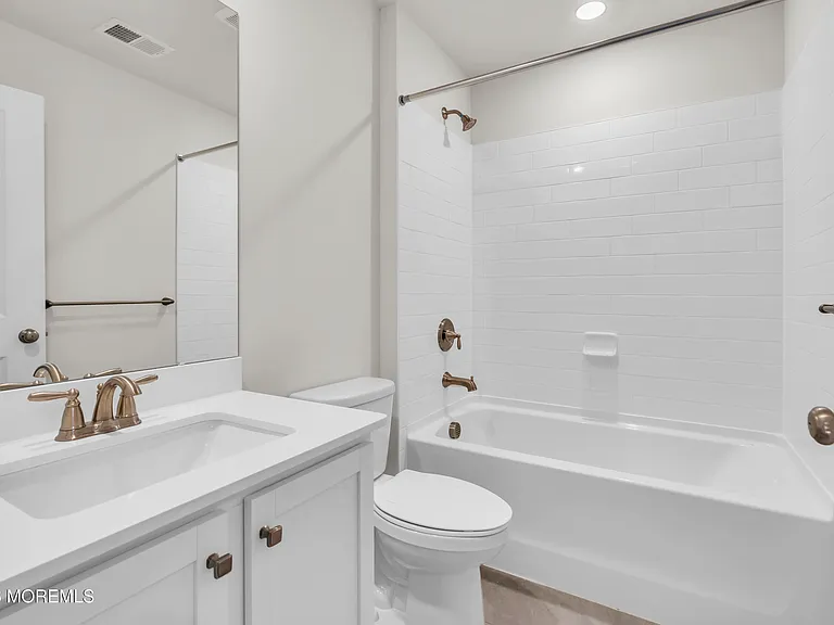 22 Forest Park Dr — Photo 28