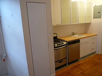 Rented by Raz Realty