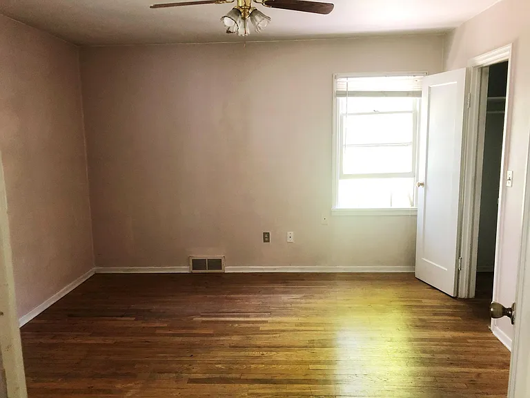 1110 NE B St — Photo 8