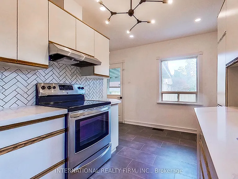 85 Churchill Ave — Photo 13