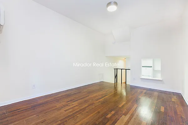 Rented by Mirador Real Estate | media 3