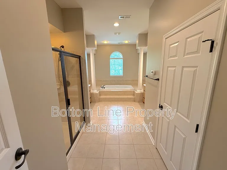 15007 Skypark Dr — Photo 34