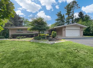 30273 Rosemond Dr, Franklin, MI 48025