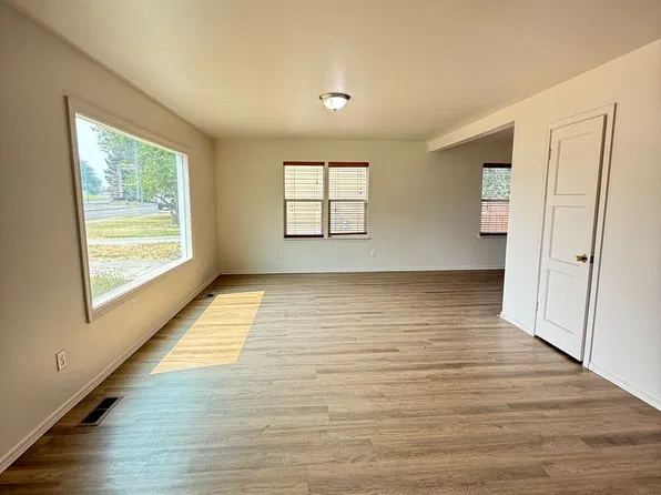 1404 Swift Blvd, Richland, WA 99352