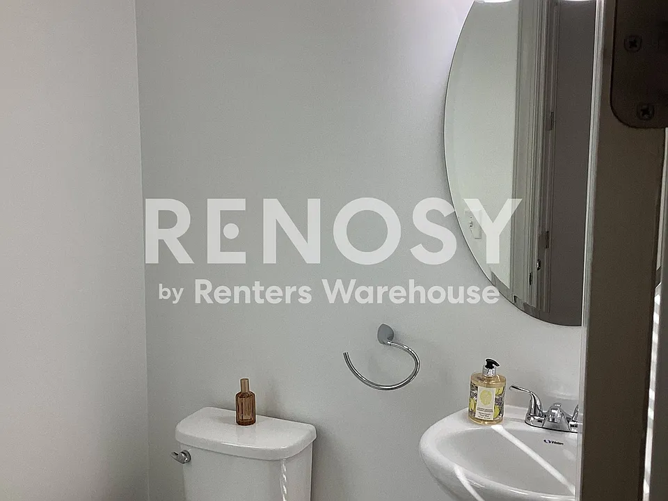 2422 Tenor Ln